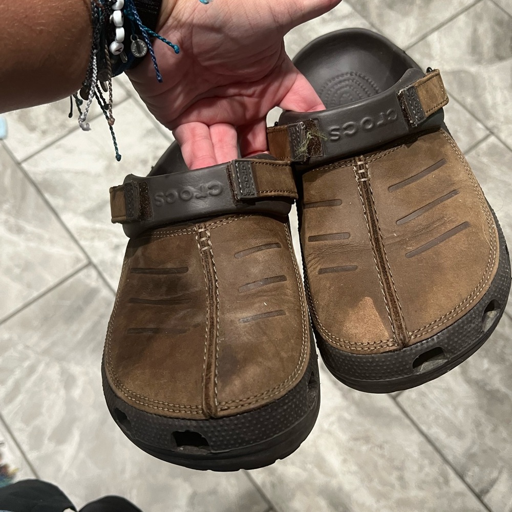 Men’s crocs